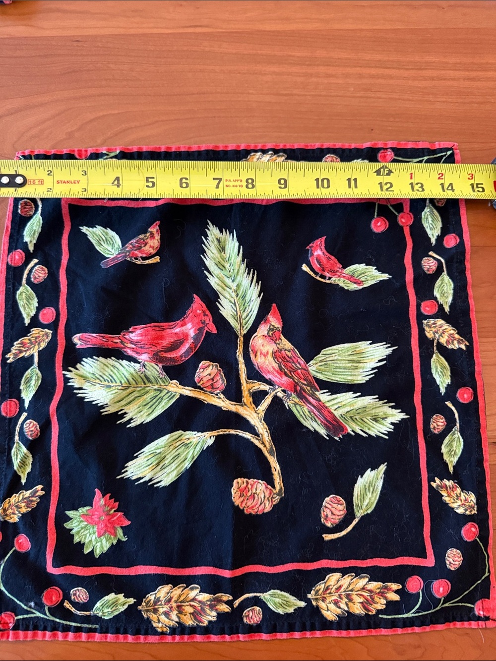 April Cornell holiday cardinal placemats with matching napkins - Picture 7 of 12